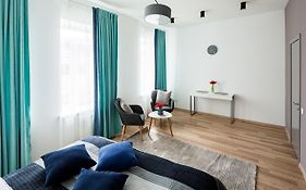 Apart Hotel Code 10